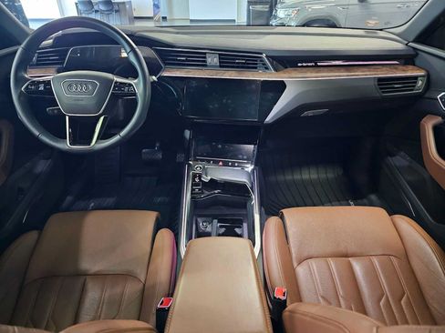 Used 2023 Audi e-tron Prestige w/ Prestige Package AWD/4WD image 16