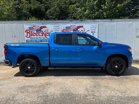 Used 2023 Chevrolet Silverado 1500 RST w/ Convenience Package II AWD/4WD image 2