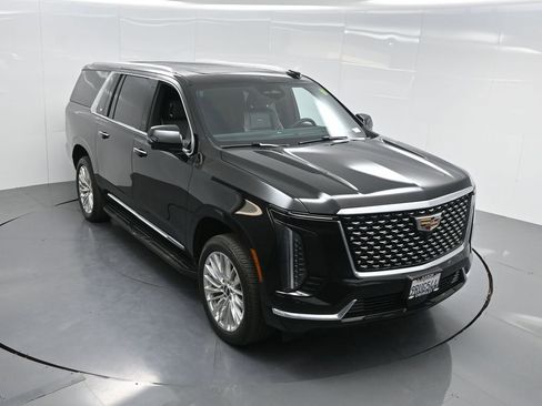 Used 2025 Cadillac Escalade ESV Premium Luxury image 69