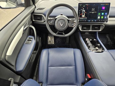 Used 2023 VinFast VF 8 Plus image 11