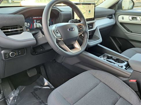 New 2026 Ford Explorer Active image 7