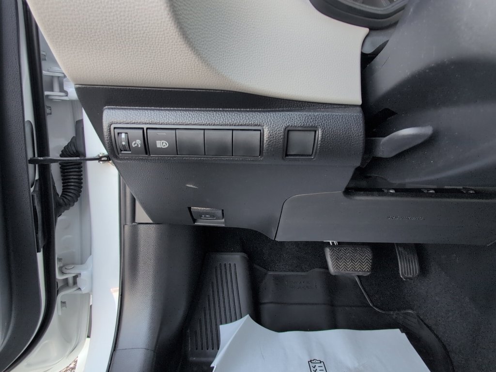 Used 2022 Toyota Corolla LE FWD image 19