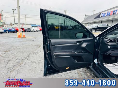 Used 2020 Toyota Camry XLE w/ Navigation Package image 51