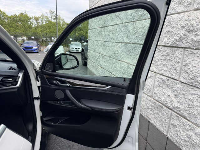 Used 2018 BMW X5 xDrive50i AWD/4WD image 28