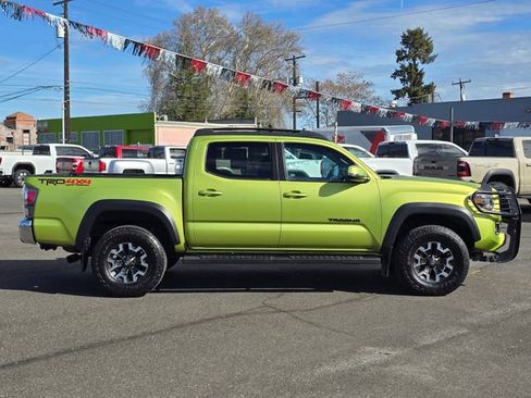 Used 2023 Toyota Tacoma TRD Off-Road w/ TRD Premium Off Road Package image 6