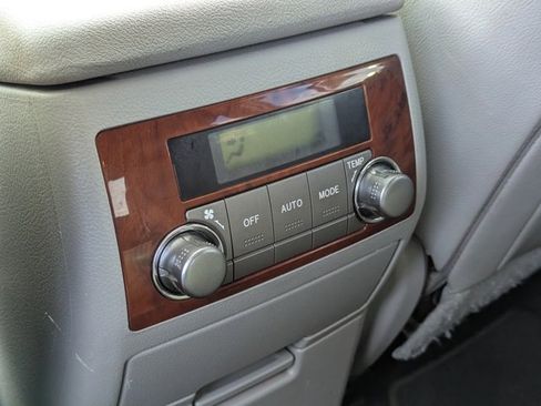 Used 2011 Toyota Highlander Limited image 27