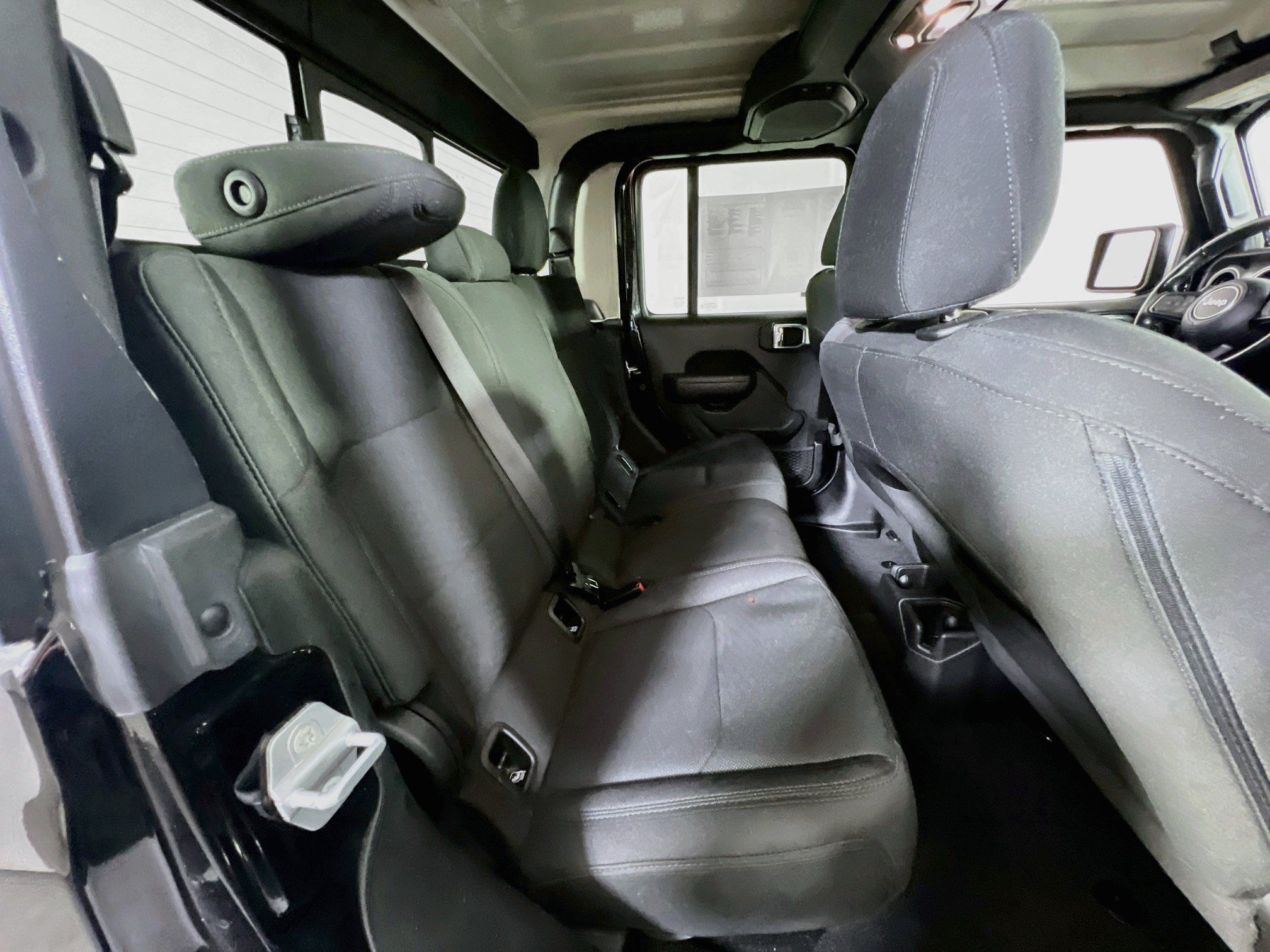 Used 2023 Jeep Gladiator Sport AWD/4WD image 25