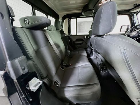 Used 2023 Jeep Gladiator Sport AWD/4WD image 25