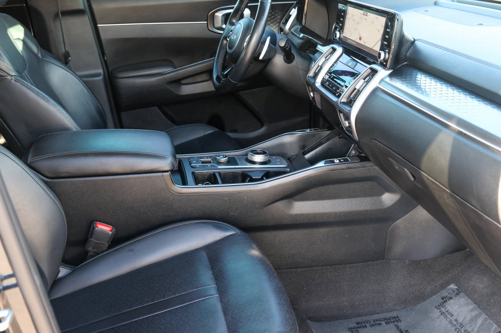 Used 2023 Kia Sorento EX FWD image 16