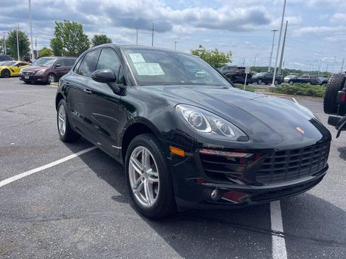 Used 2017 Porsche Macan AWD/4WD image 2