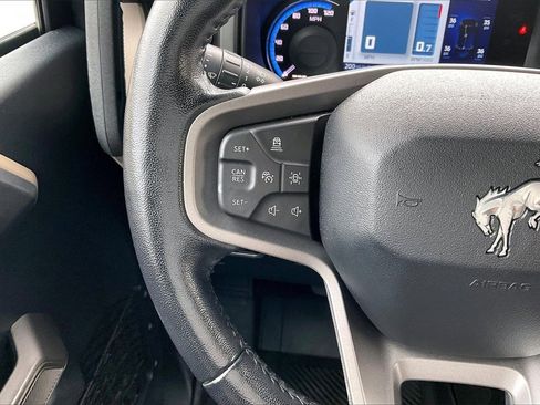 Used 2023 Ford Bronco Wildtrak image 29