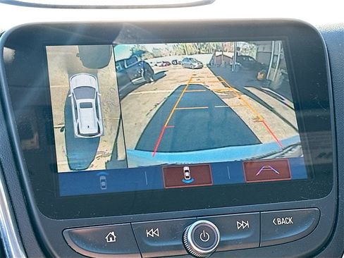 Used 2018 Chevrolet Equinox Premier image 14