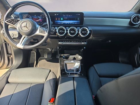 Used 2025 Mercedes-Benz CLA 250 image 10