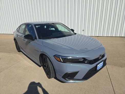 Used 2024 Honda Civic Sport image 2