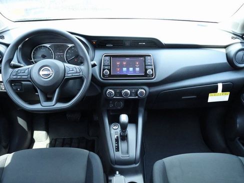 New 2025 Nissan Kicks Play S image 6