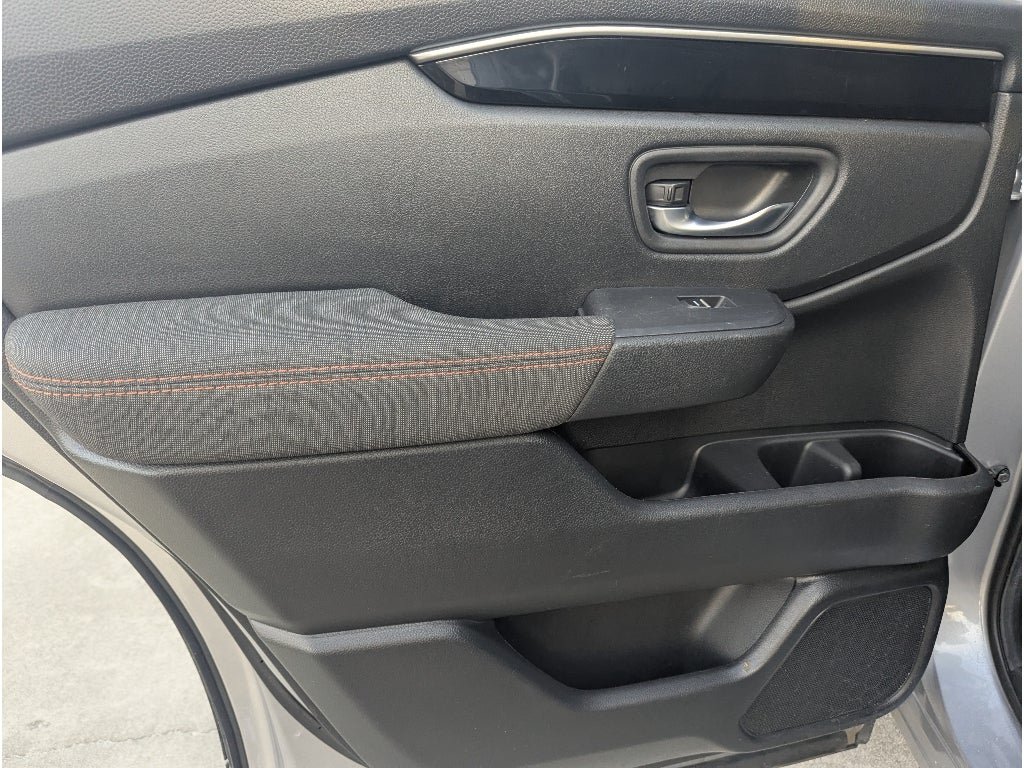 Used 2025 Honda Pilot Sport image 15
