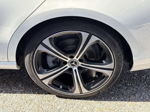 Used 2022 Mercedes-Benz C 300 Sedan image 4