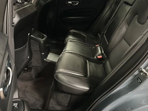 Used 2022 Volvo XC60 T8 Inscription w/ Advanced Package image 11