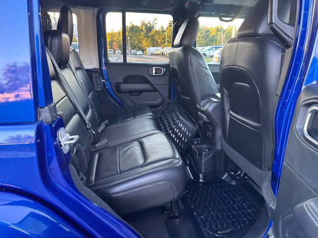 Used 2018 Jeep Wrangler Unlimited Sahara w/ Dual Top Group AWD/4WD image 15