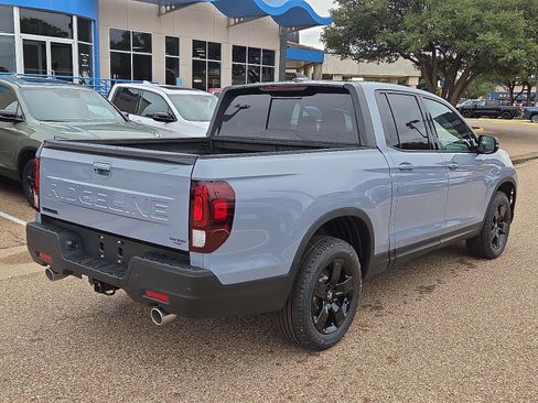 New 2026 Honda Ridgeline Black Edition image 4