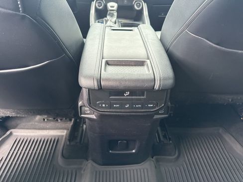 Used 2024 Toyota Grand Highlander XLE image 28