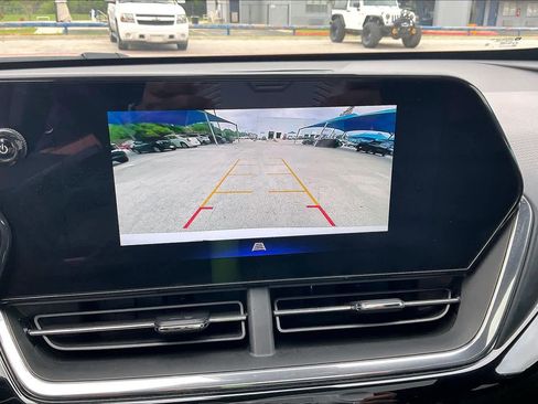 Used 2025 Chevrolet Trax RS w/ Sunroof Package image 27