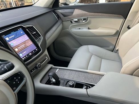 Certified 2024 Volvo XC90 B5 Plus w/ Protection Package Premier image 18