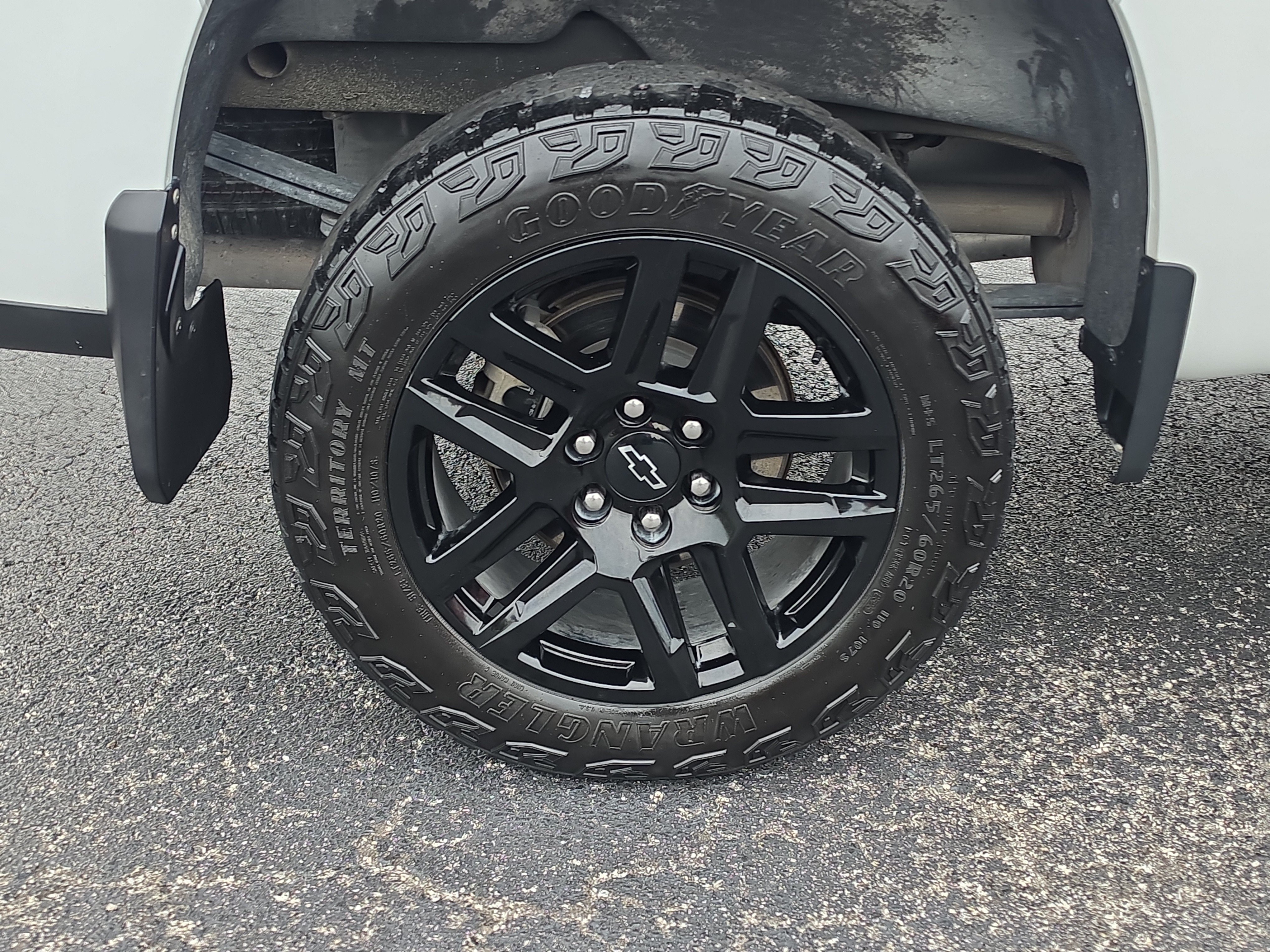 Used 2023 Chevrolet Silverado 1500 Custom Trail Boss w/ LPO, Dark Essentials Package AWD/4WD image 5