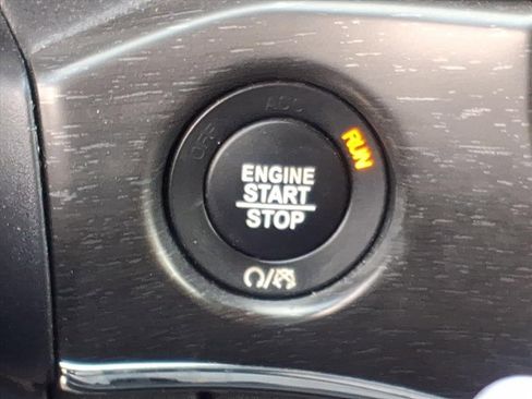 Used 2017 Jeep Grand Cherokee Limited w/ Trailer Tow Group IV image 20