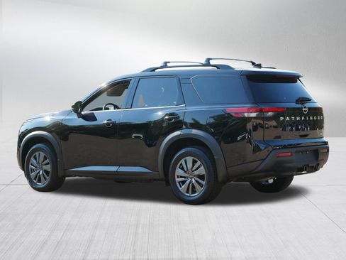 Certified 2025 Nissan Pathfinder SV w/ SV Premium Package AWD/4WD image 5