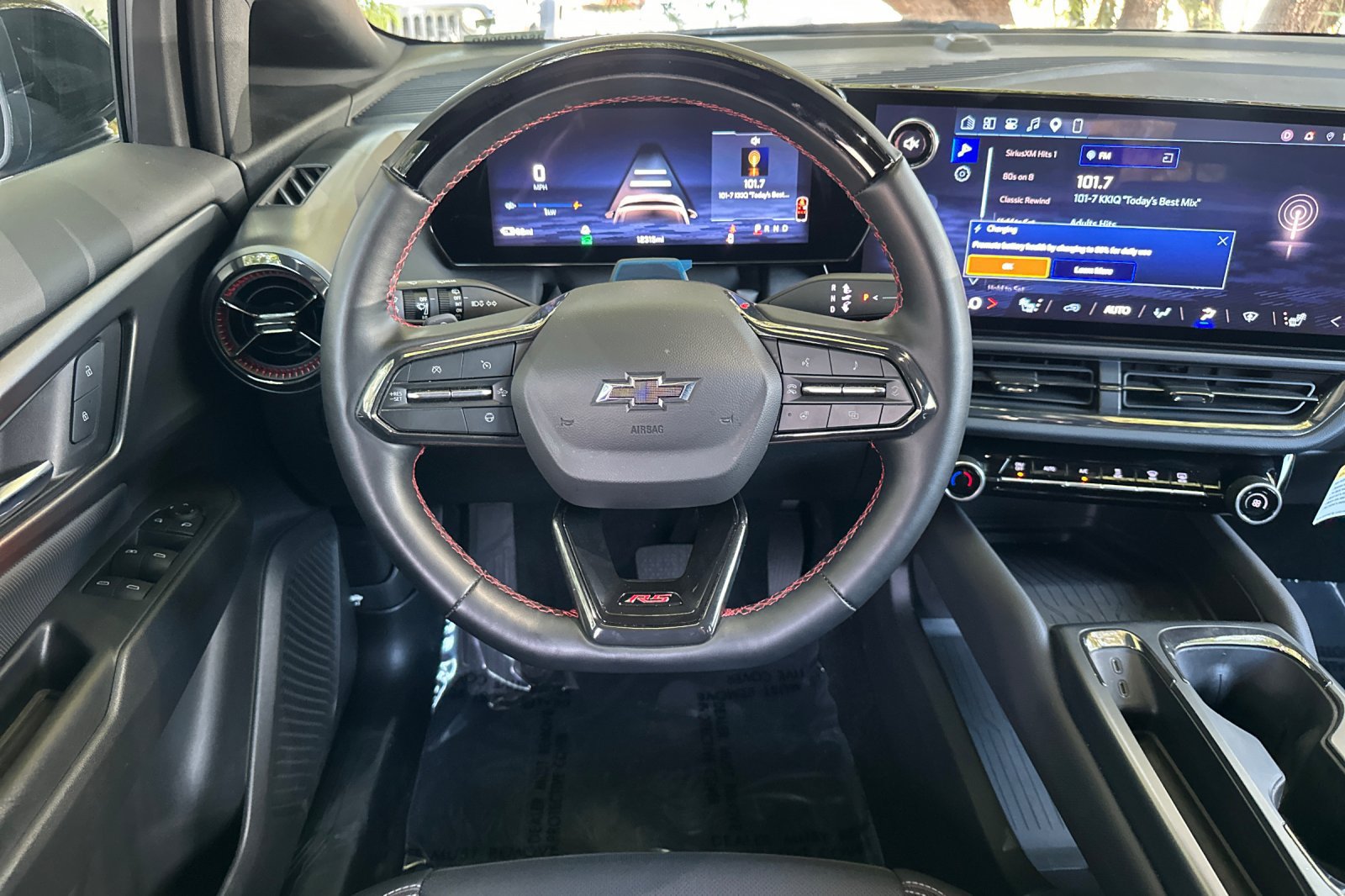 Used 2024 Chevrolet Equinox EV RS FWD image 16