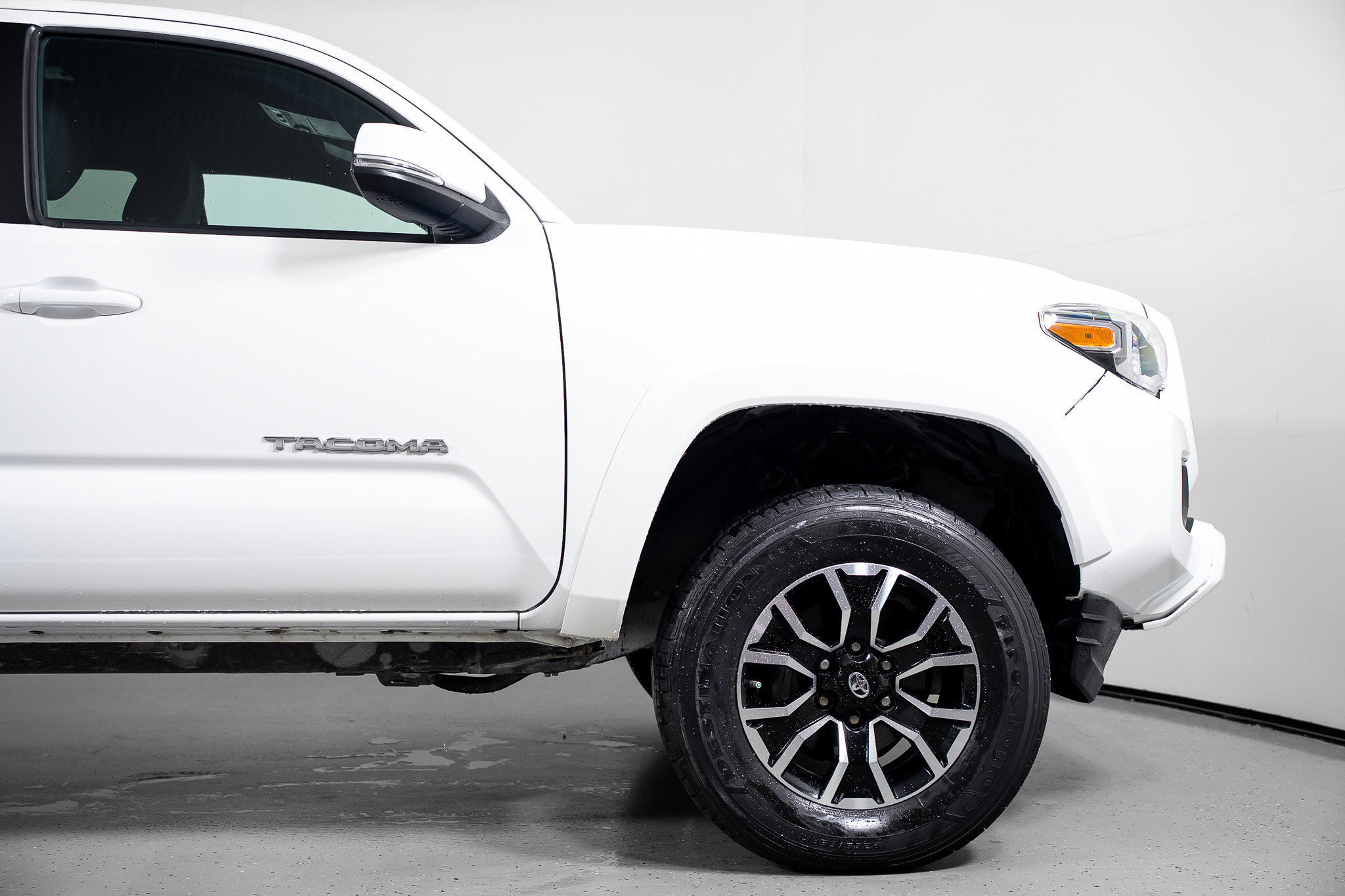 Used 2020 Toyota Tacoma TRD Sport RWD image 4