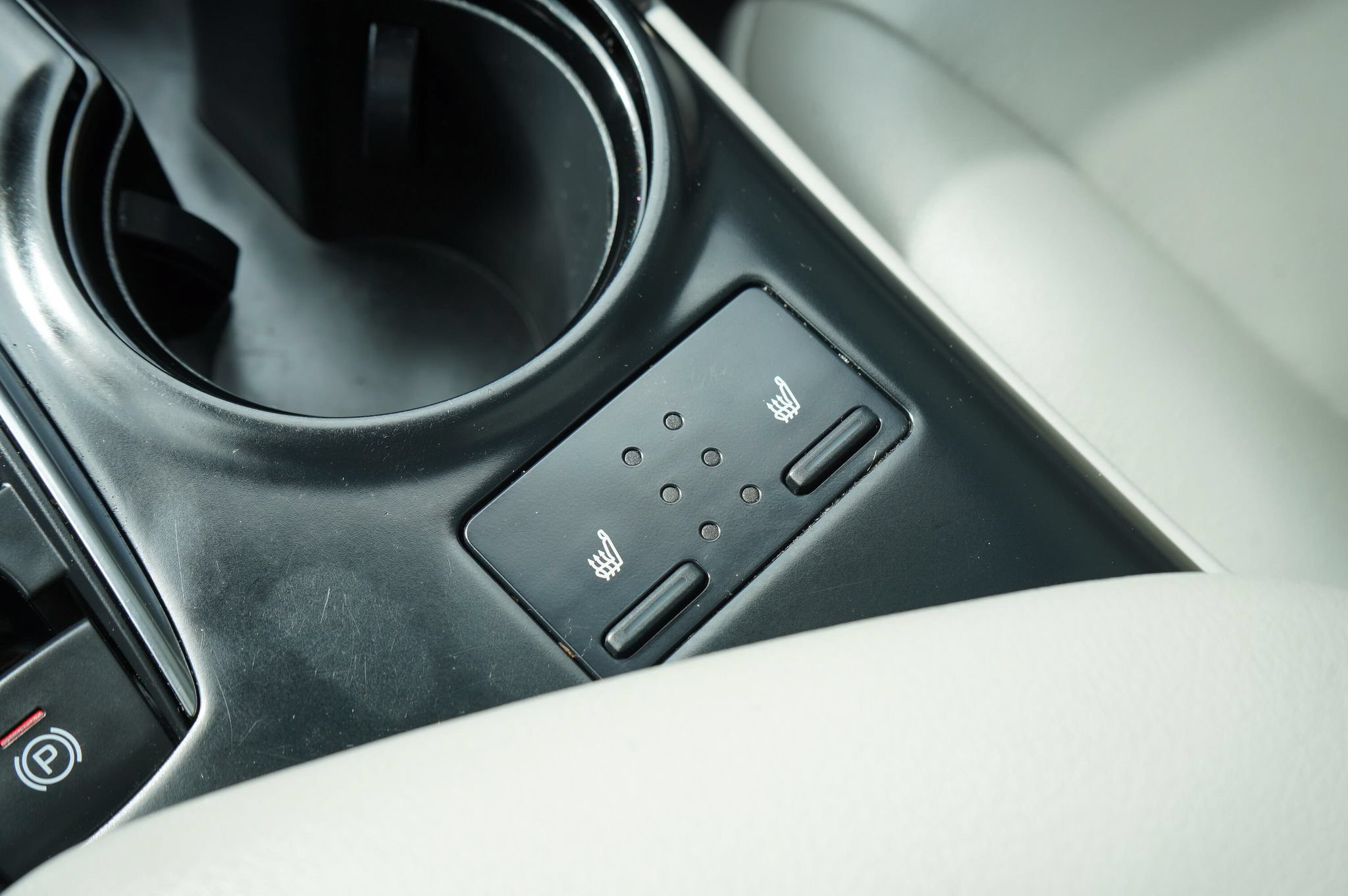 Used 2019 Toyota Camry SE w/ Audio Package FWD image 17
