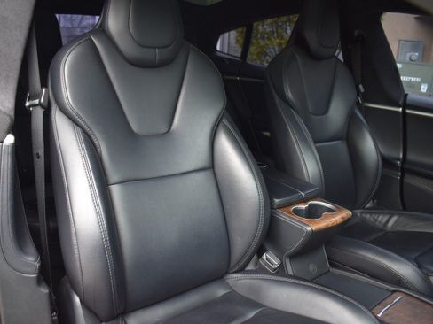 Used 2018 Tesla Model S 100D AWD/4WD image 42