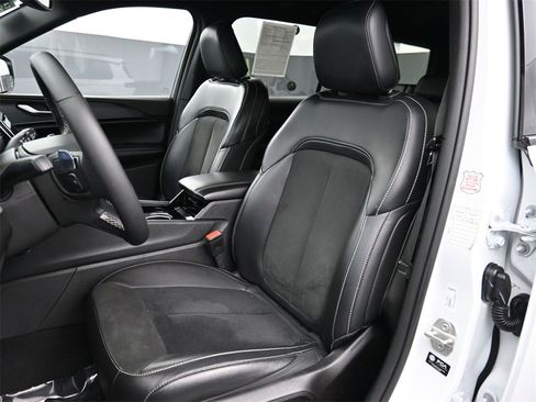 Used 2023 Jeep Grand Cherokee L Altitude image 18