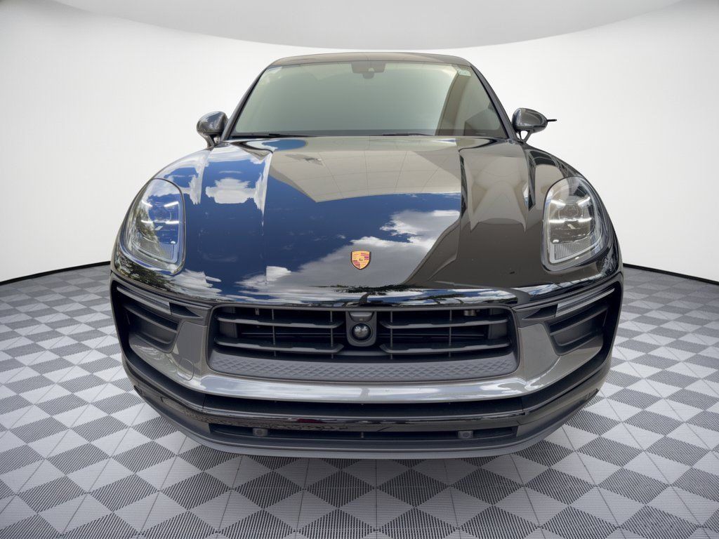 Used 2023 Porsche Macan Turbo AWD/4WD image 6