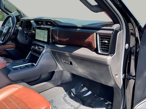 Used 2024 GMC Sierra 2500 Denali Ultimate w/ Snow Plow Prep/Camper Package AWD/4WD image 16