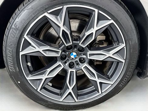 Certified 2024 BMW i7 xDrive60 image 32