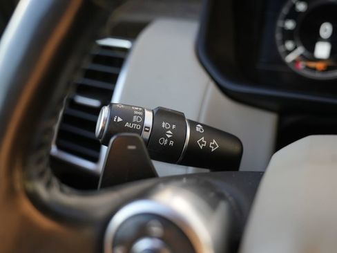 Used 2018 Land Rover Discovery HSE AWD/4WD image 49