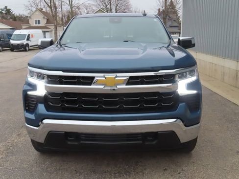 Used 2024 Chevrolet Silverado 1500 LT w/ Z71 Off-Road Package image 11