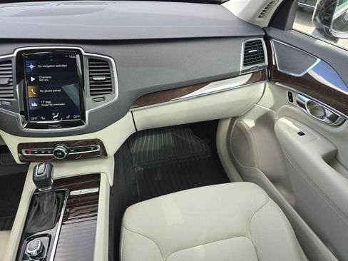 Used 2019 Volvo XC90 T5 Momentum FWD image 19