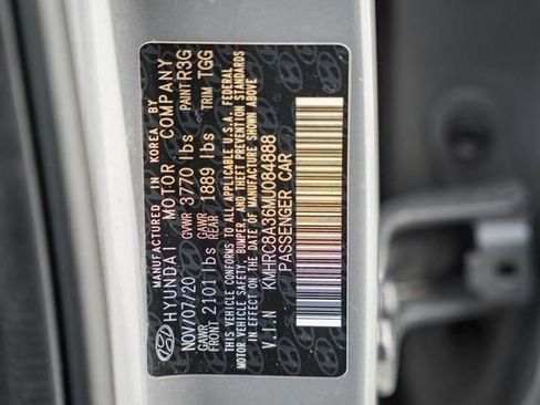 Used 2021 Hyundai Venue SEL w/ Premium Package image 35