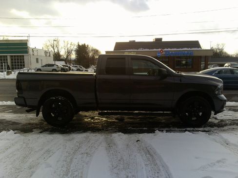 Used 2019 RAM 1500 Express w/ Express Value Package image 6
