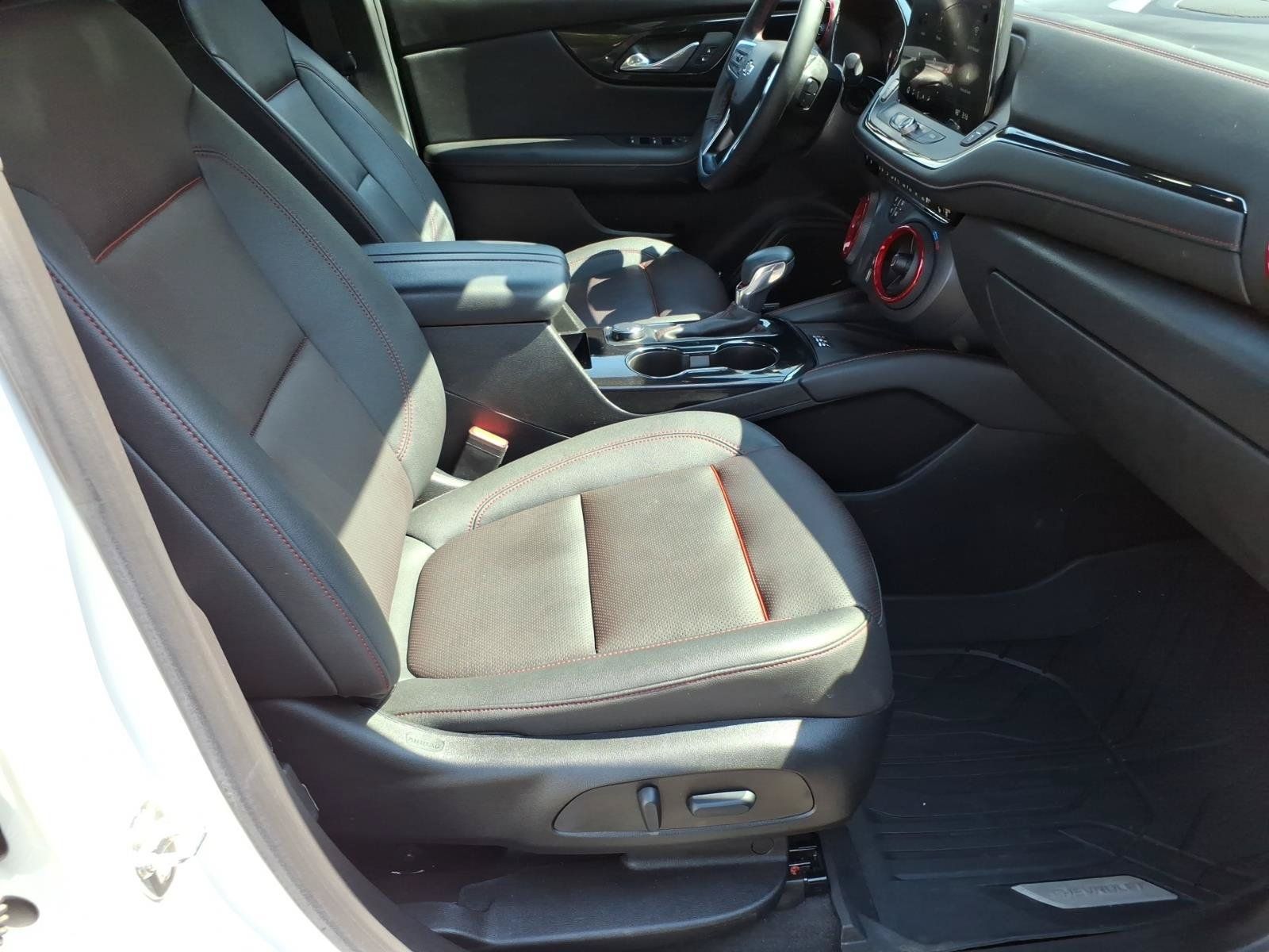 Certified 2024 Chevrolet Blazer RS w/ Enhanced Convenience Package AWD/4WD image 9