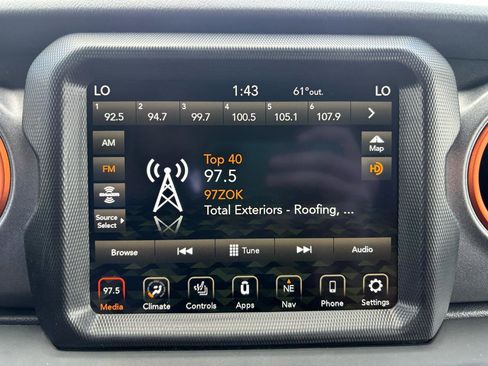 Used 2023 Jeep Gladiator Mojave w/ Cold Weather Group AWD/4WD image 21