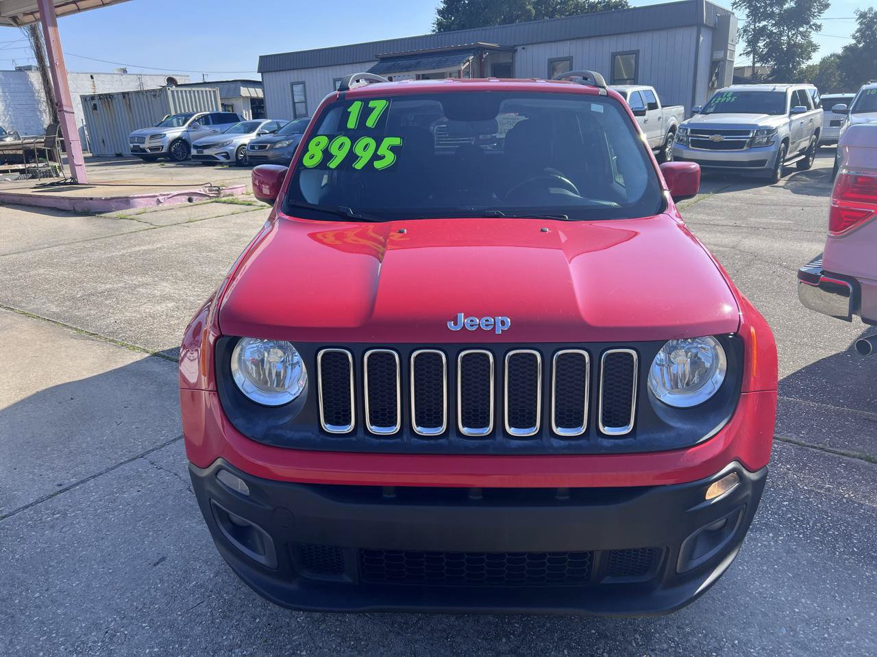 Used 2017 Jeep Renegade Latitude w/ Popular Equipment Group AWD/4WD image 2