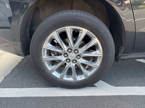 Used 2018 Buick Enclave Premium w/ Experience Buick Package AWD/4WD image 9