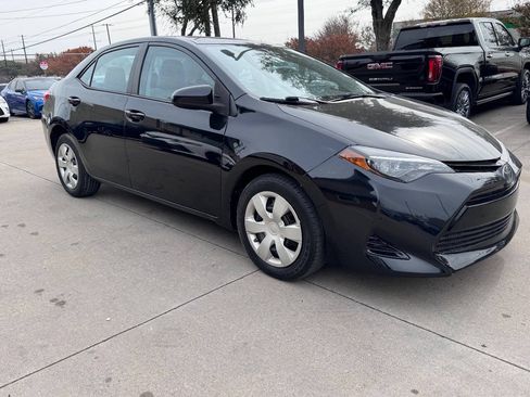 Used 2017 Toyota Corolla LE FWD image 5