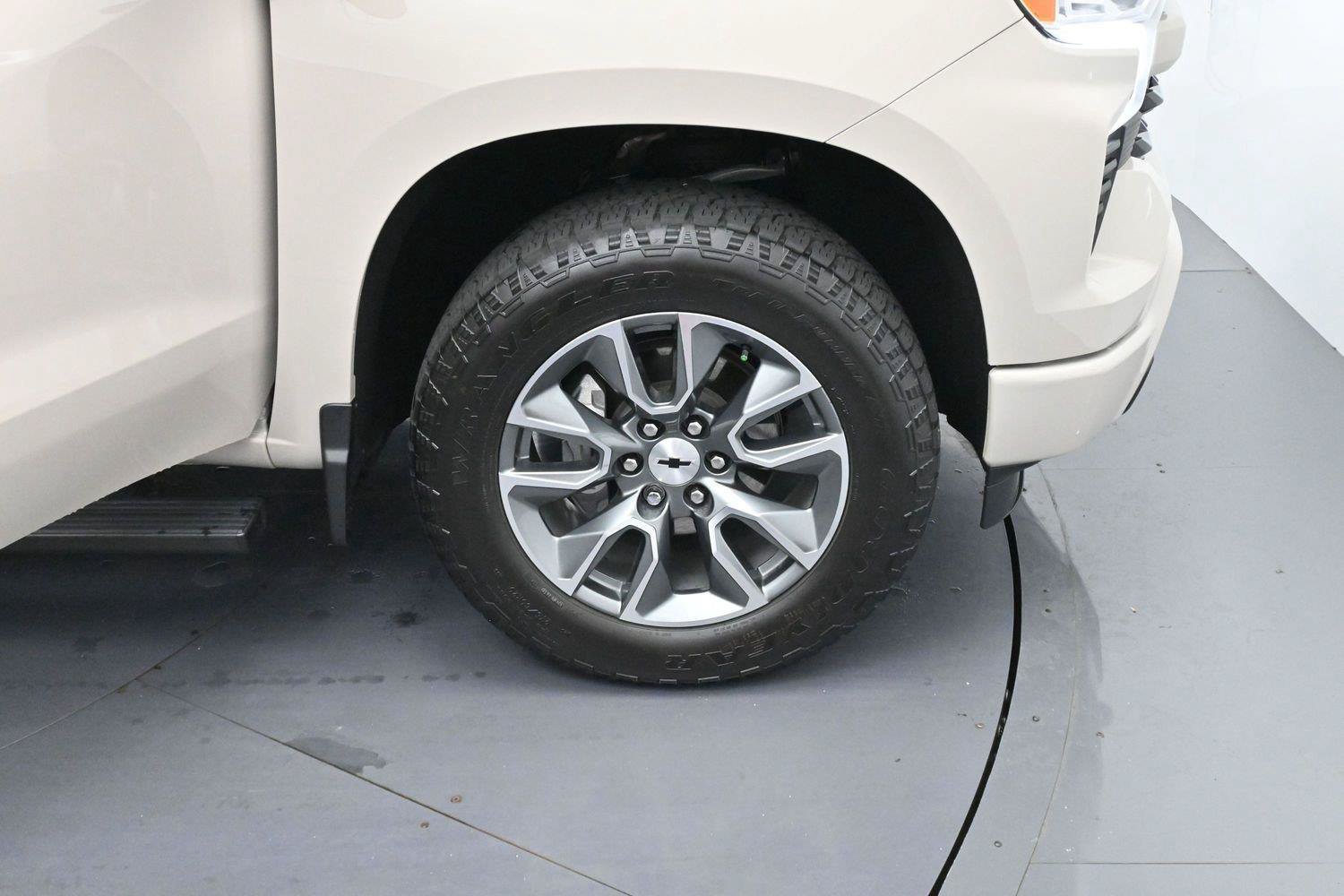 Used 2026 Chevrolet Silverado 1500 RST AWD/4WD image 33