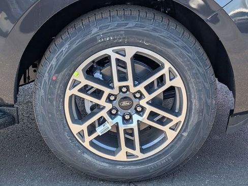 New 2026 Ford Expedition Active image 19